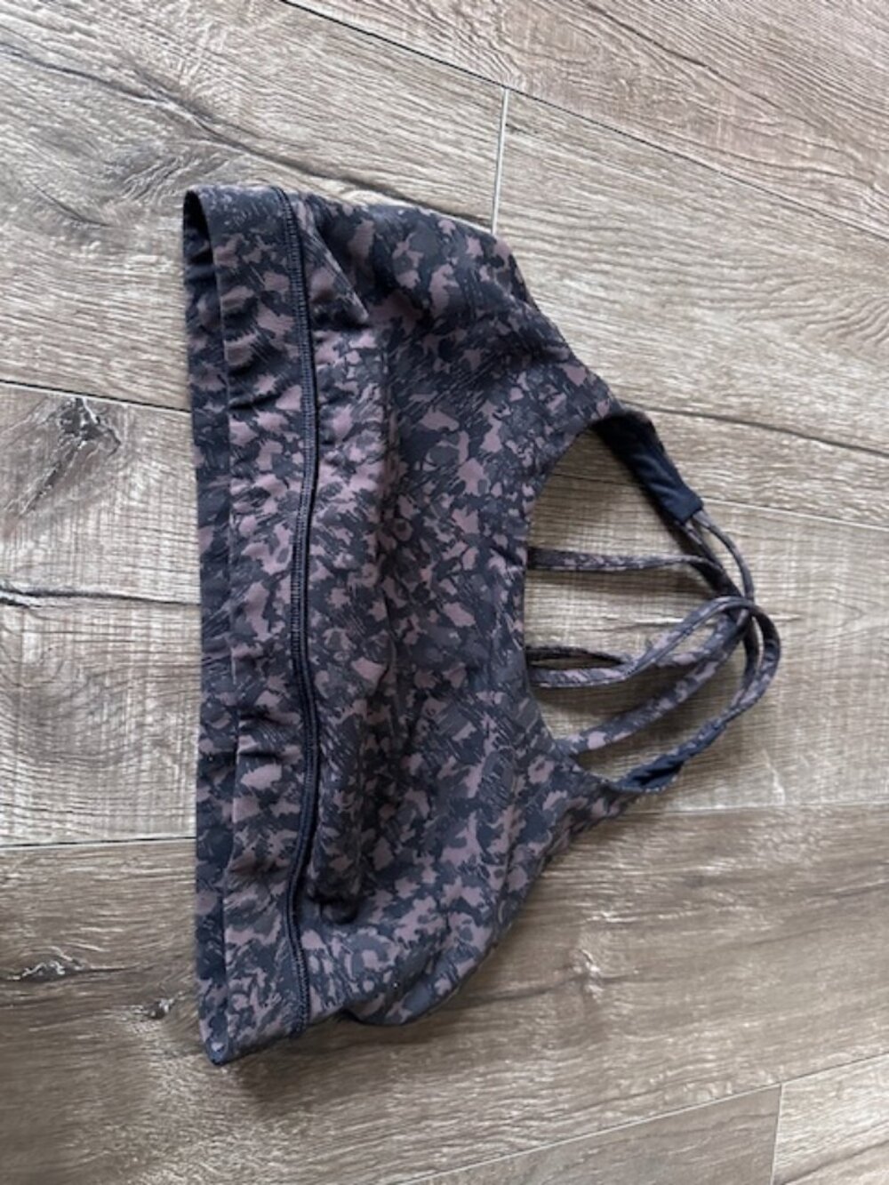 Lululemon size 8 energy bra